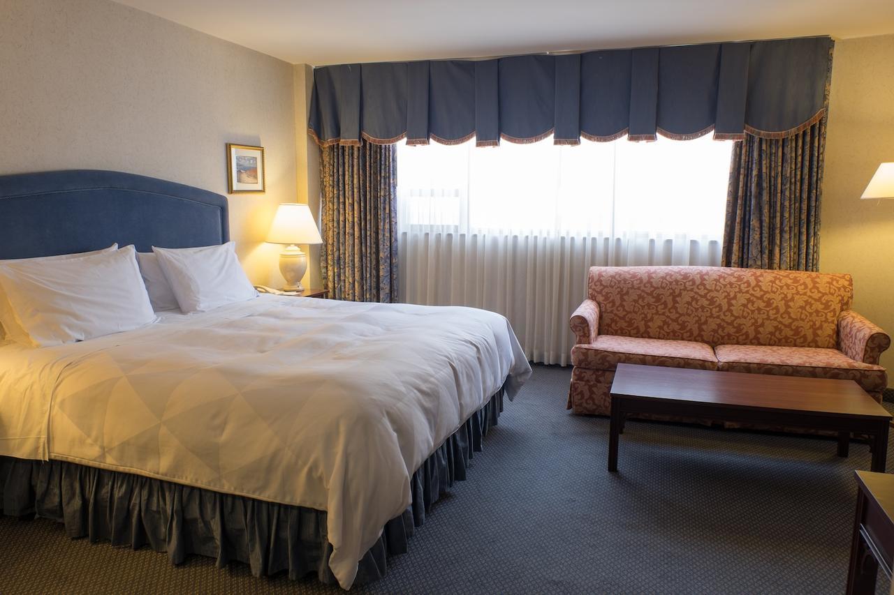 The Roehampton Hotel Toronto Exterior photo