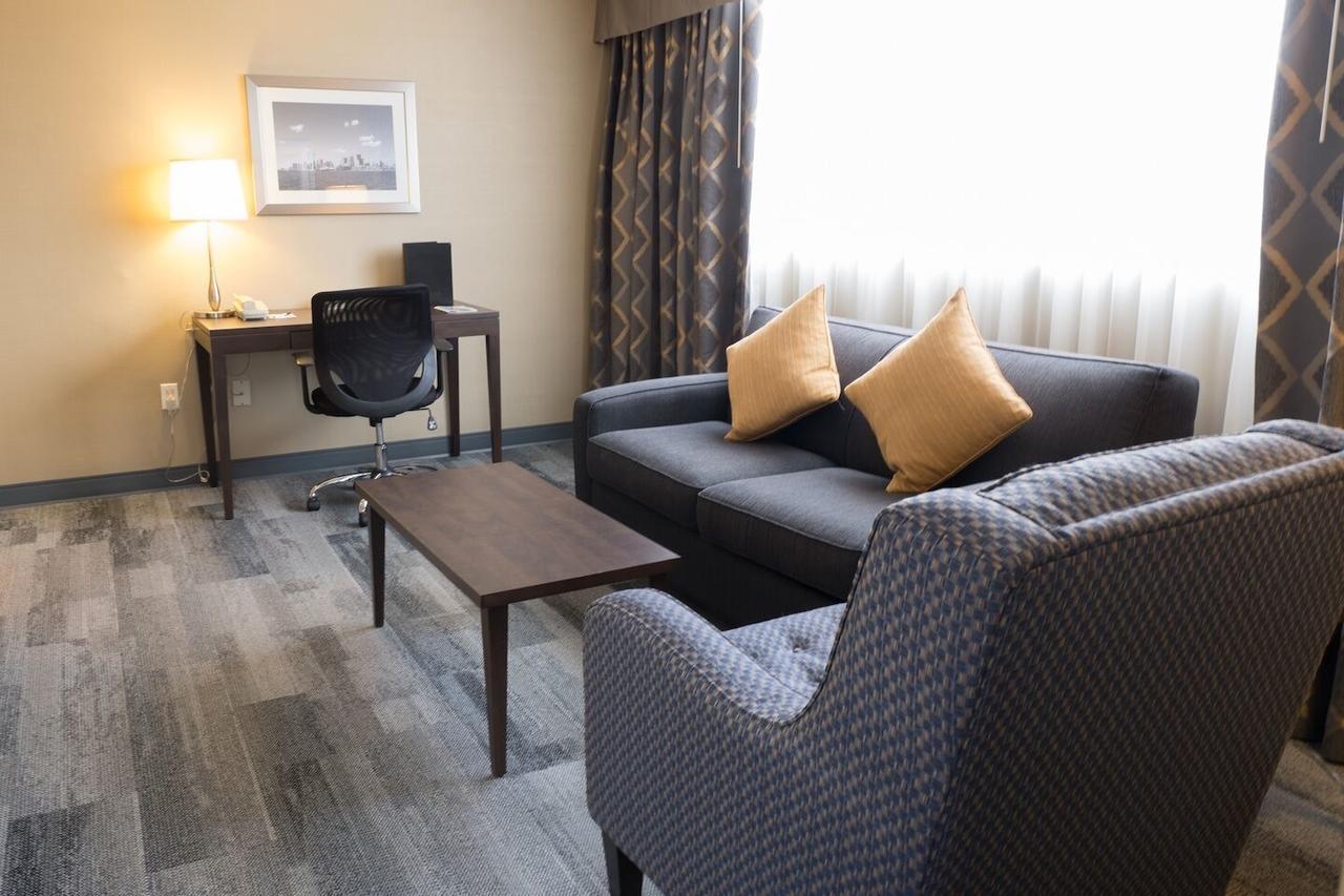 The Roehampton Hotel Toronto Exterior photo